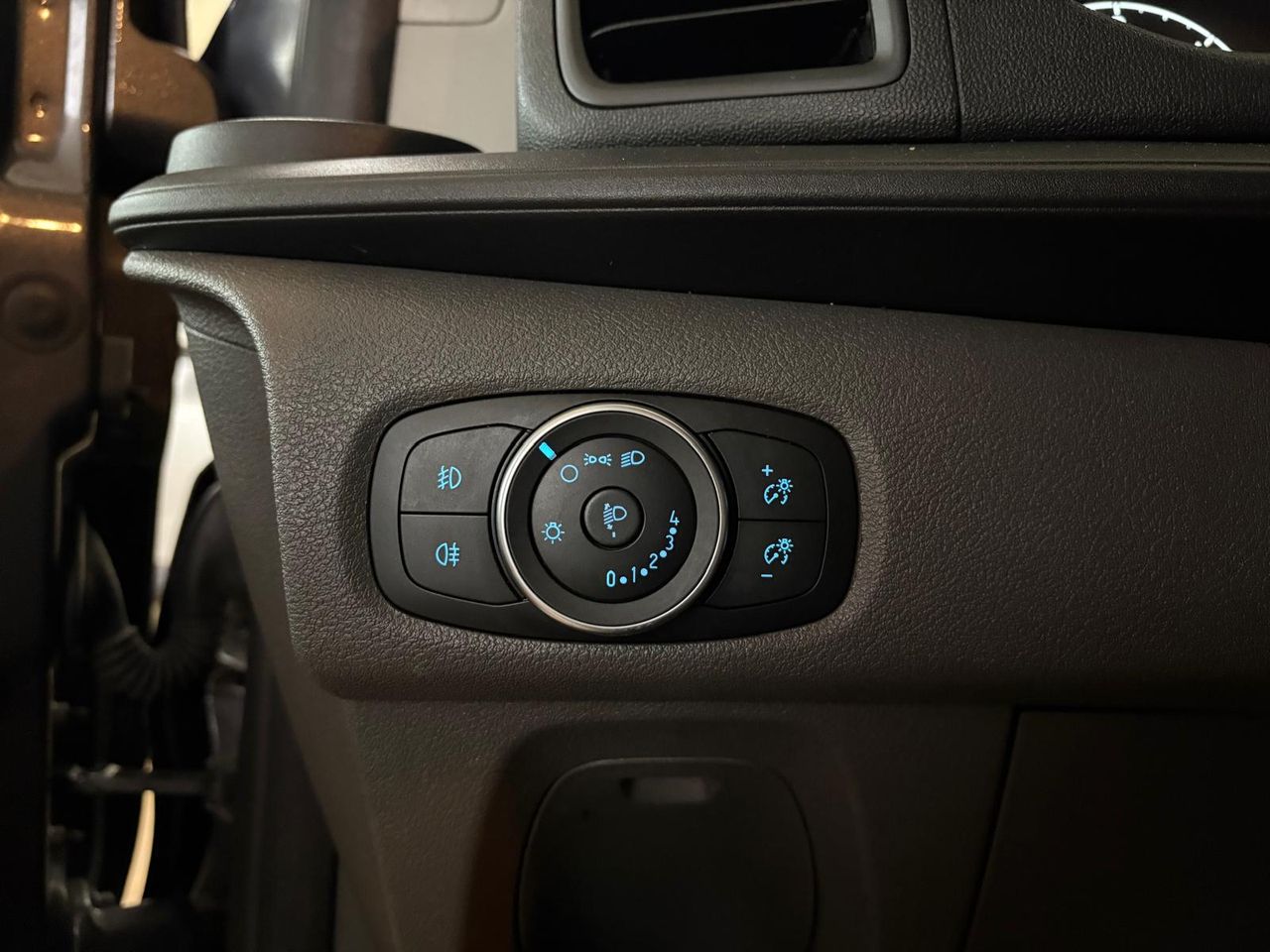 Ford Transit Custom KOMBI 2.0 TDCI 96KW 320 L1 TREND - foto 17