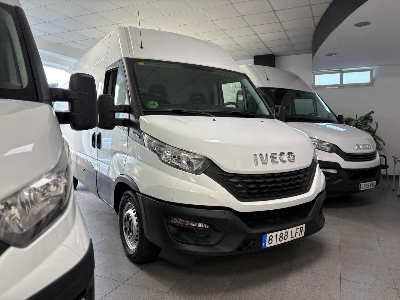 Iveco Daily 35S16	2.3 TD 35S 16 V 3520L/H2 12 M3 - foto 4
