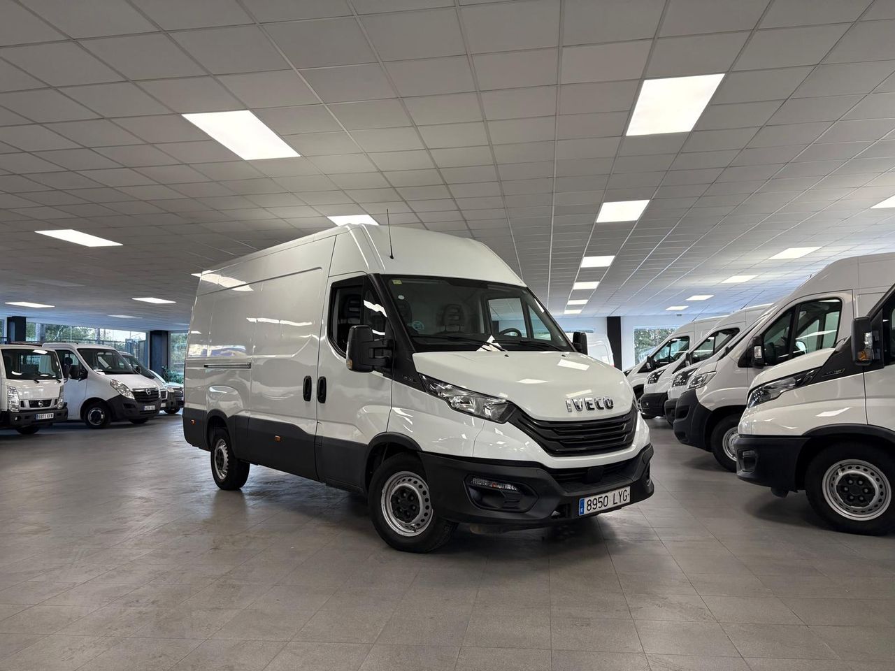 Iveco Daily 35S16	2.3 TD 35S 16 V 3520L/H2 12 M3