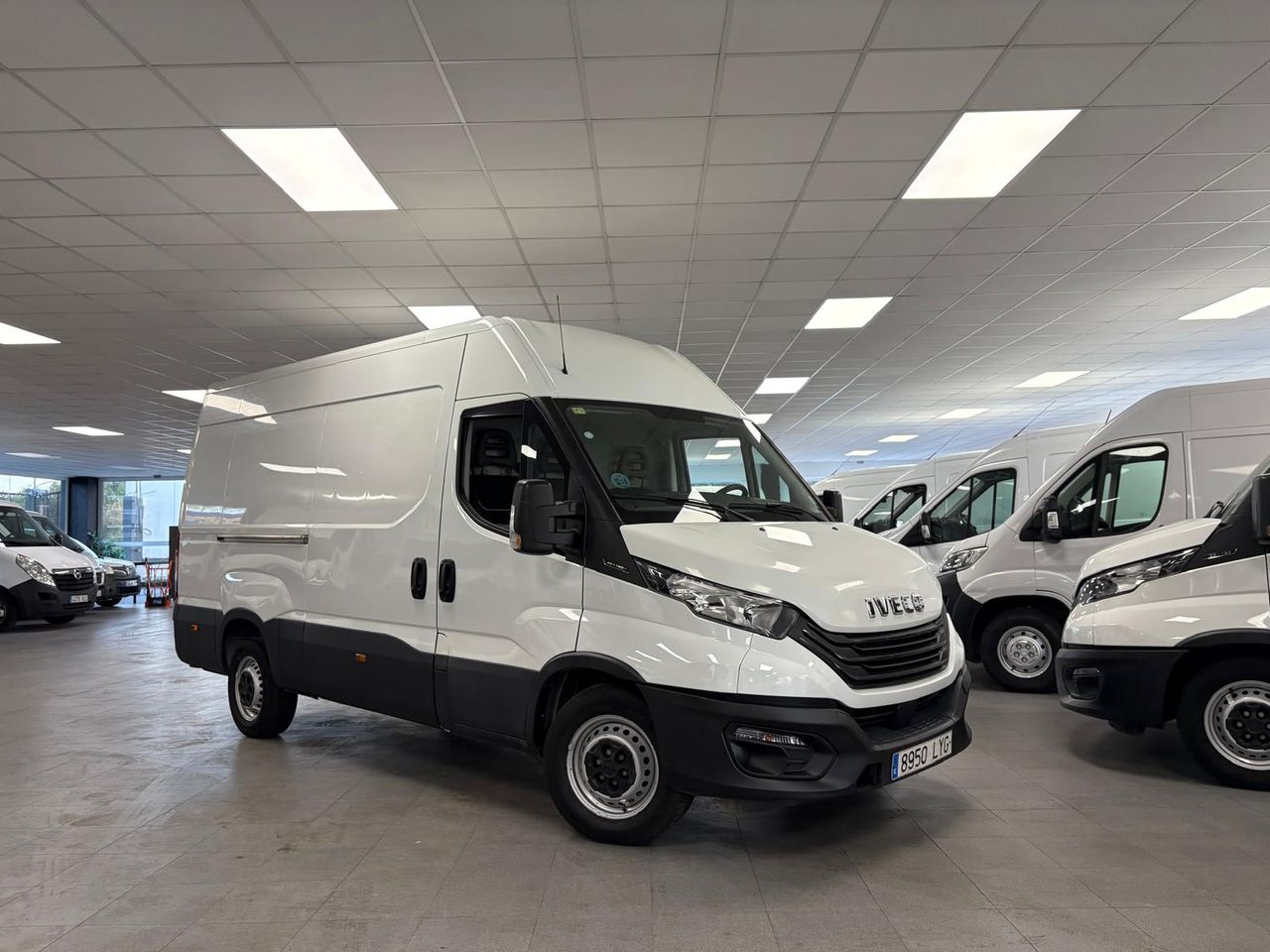 Iveco Daily 35S16	2.3 TD 35S 16 V 3520L/H2 12 M3 - foto 5