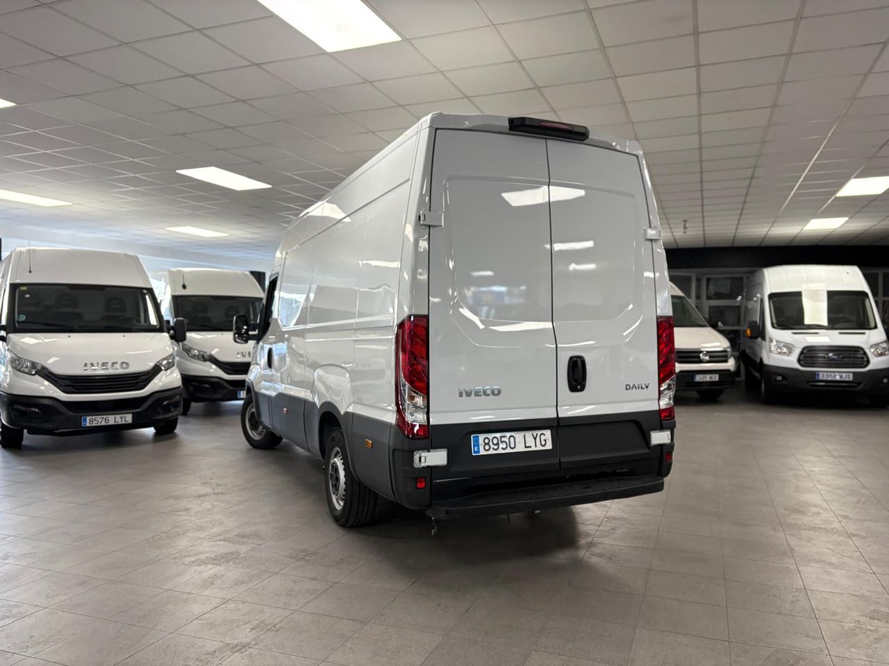 Iveco Daily 35S16	2.3 TD 35S 16 V 3520L/H2 12 M3 - foto 12