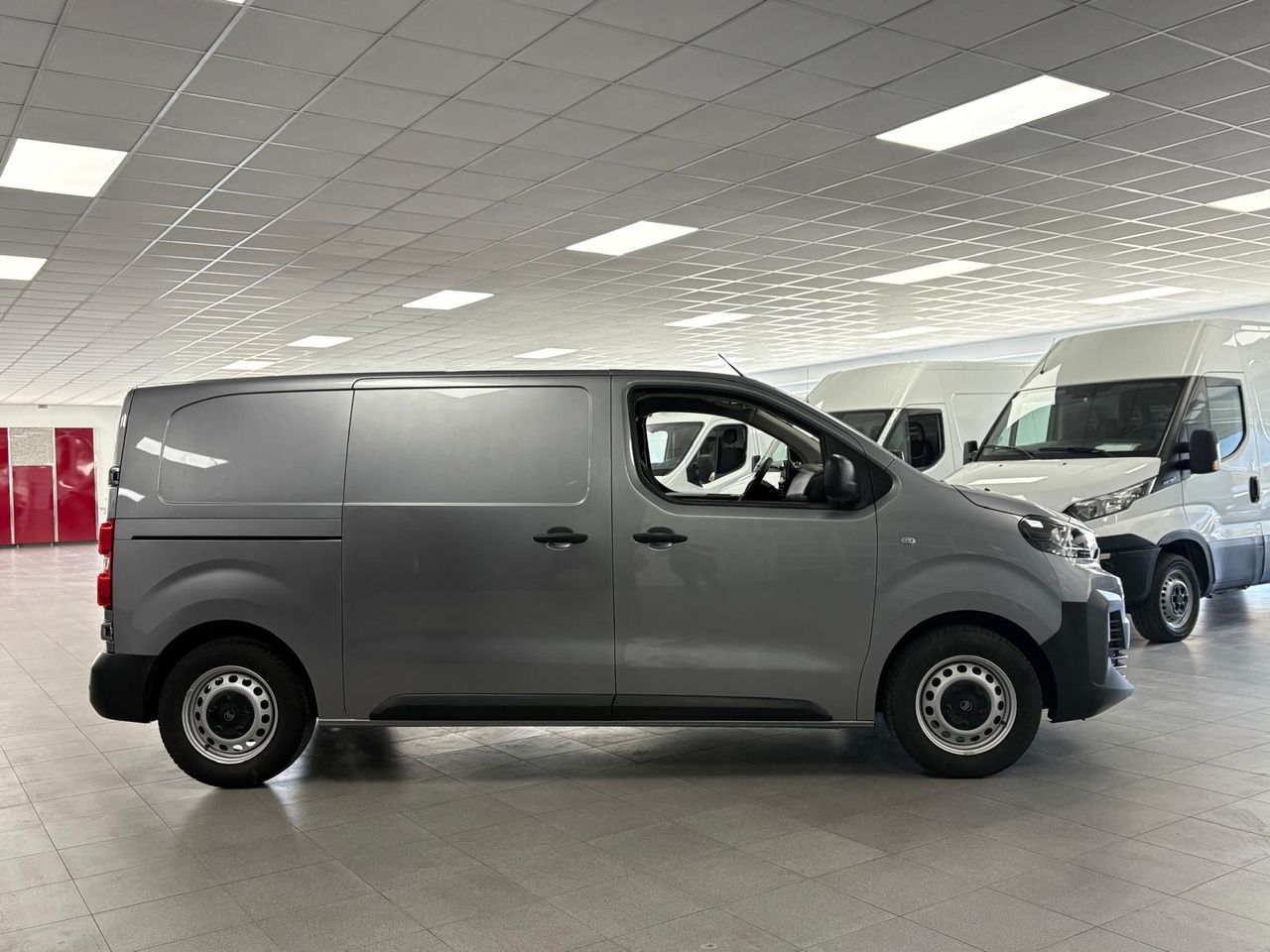 Peugeot Expert Furgón Talla M BlueHDi 120 S&S 6v - foto 4