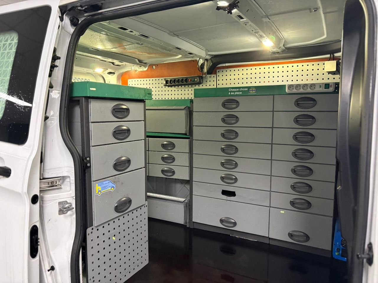 Ford Transit Custom 2.0 TDCi L1H1 Trend STOCK - foto 23