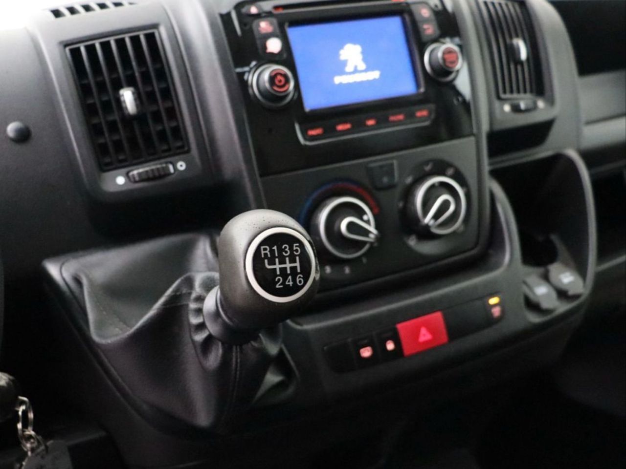 Peugeot Boxer 335 L3H2 BlueHDi 96KW 130CV - foto 10