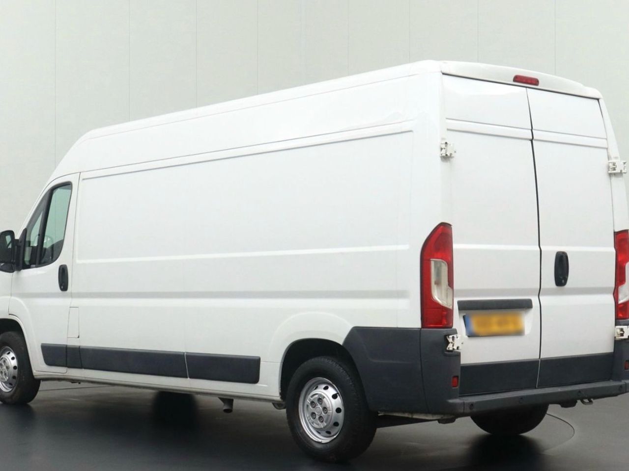 Peugeot Boxer 335 L3H2 BlueHDi 96KW 130CV - foto 4