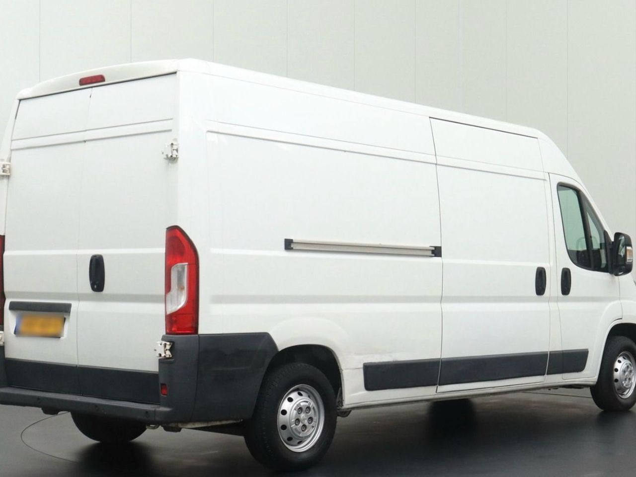 Peugeot Boxer 335 L3H2 BlueHDi 96KW 130CV - foto 2