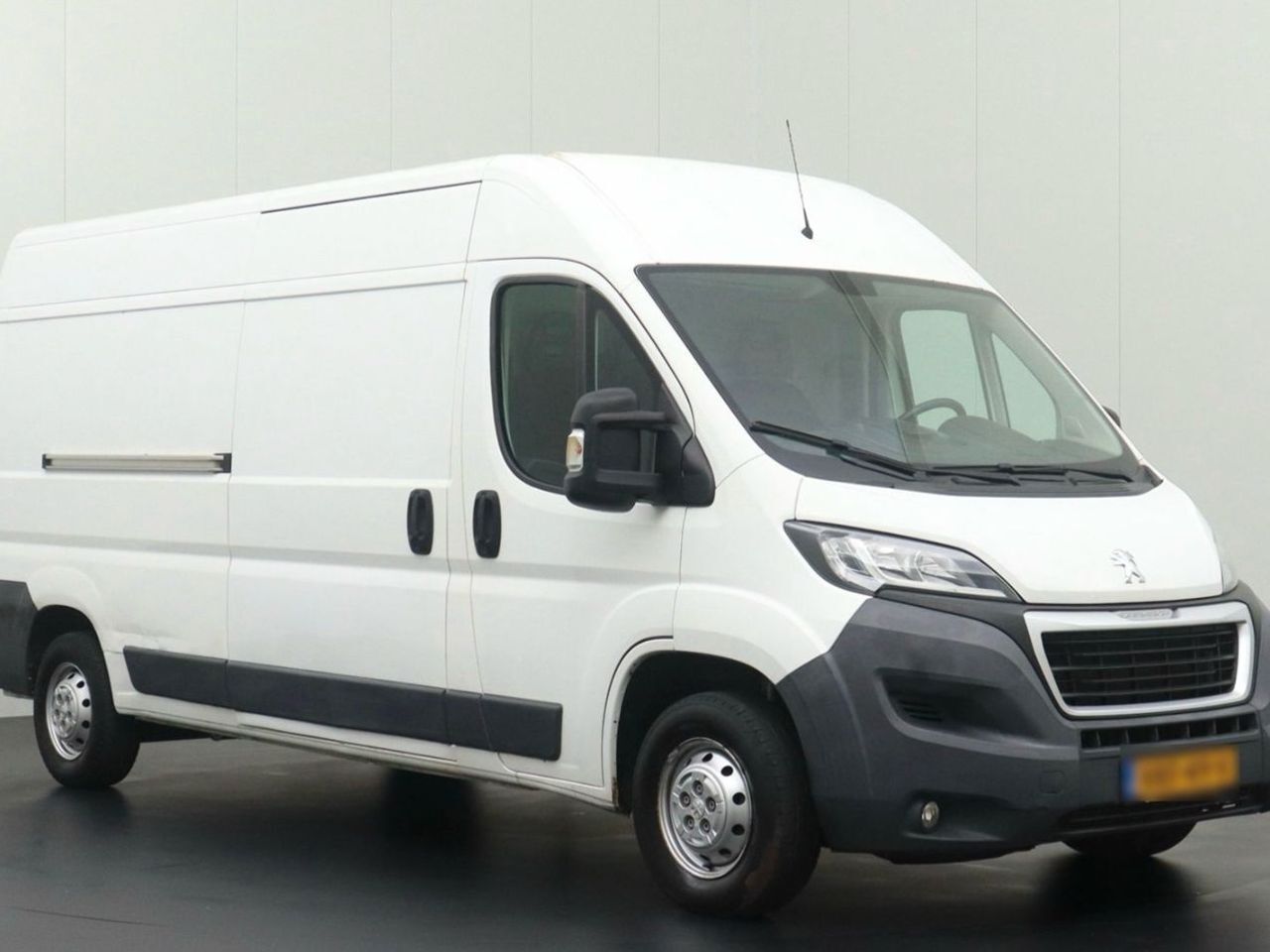 Peugeot Boxer 335 L3H2 BlueHDi 96KW 130CV
