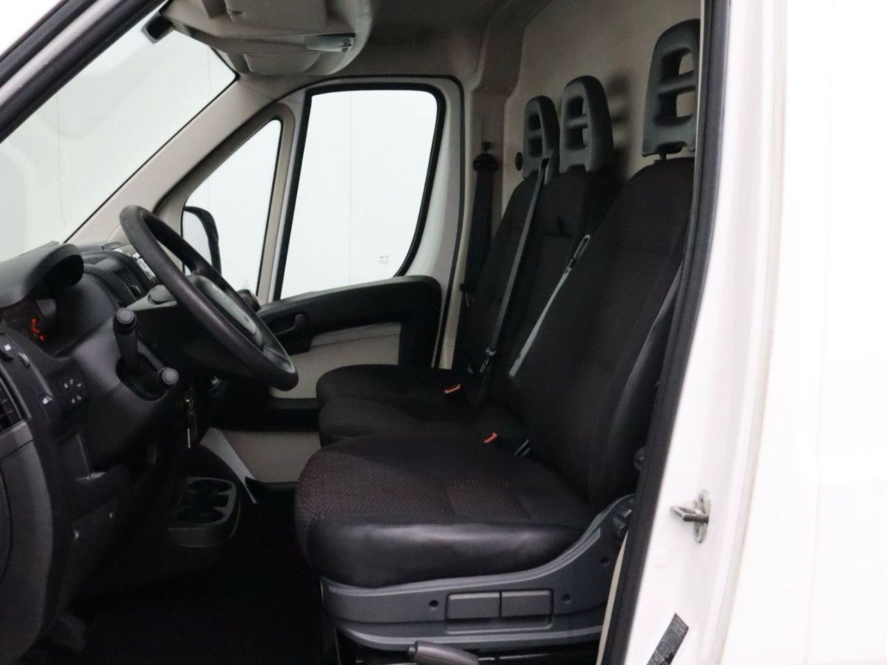 Peugeot Boxer 335 L3H2 BlueHDi 96KW 130CV - foto 7