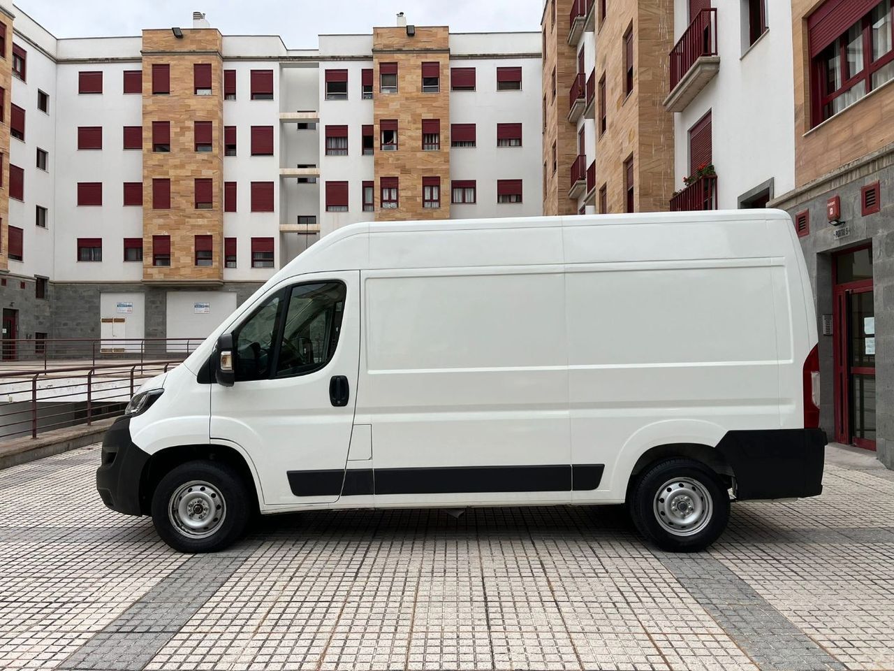 Peugeot Boxer 335 L2 H2 BHDI 103kW 140CV SS 6 V. M - foto 6