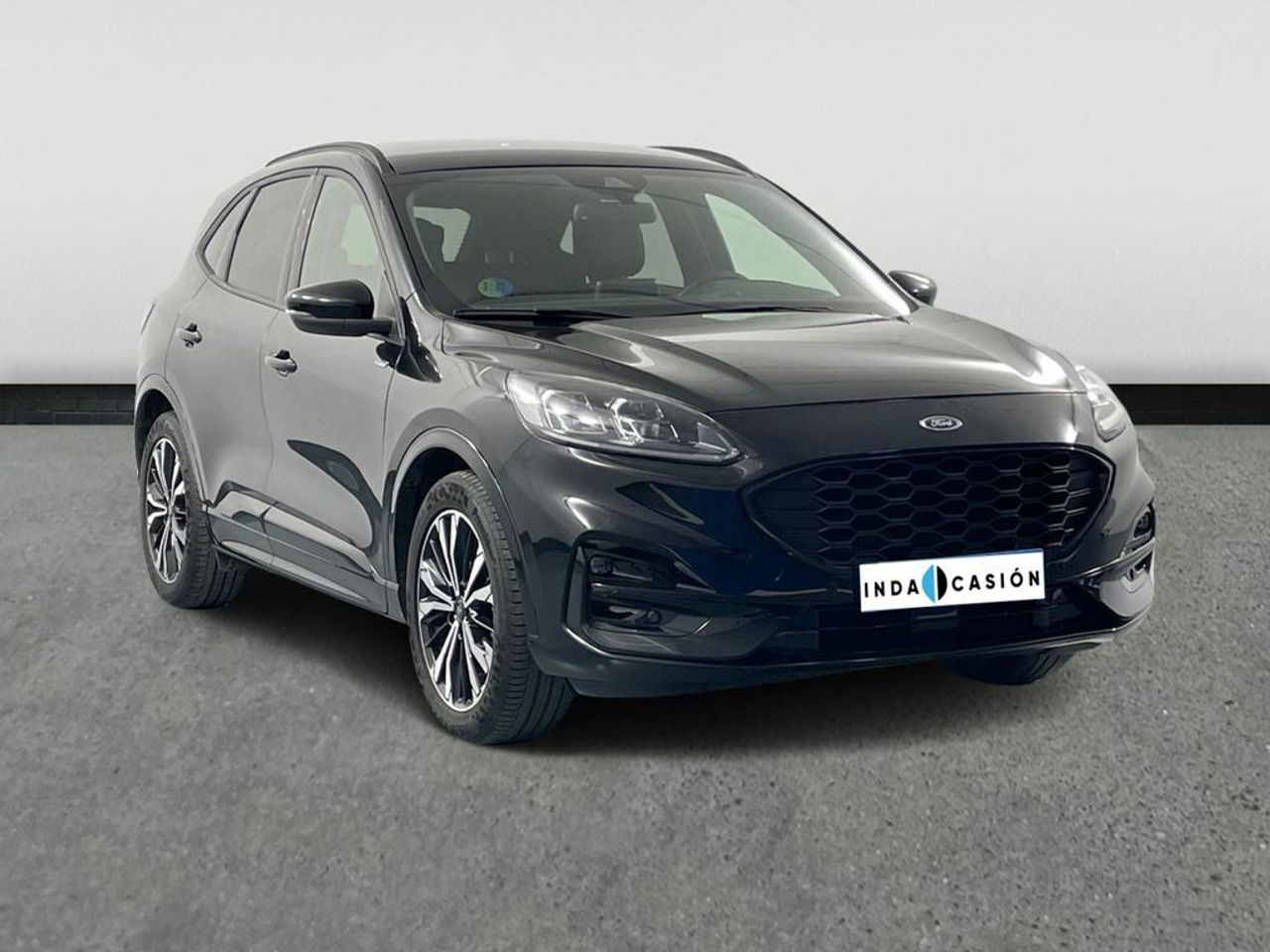 Automovil automatico negro  de segunda mano - ford kuga 2022 /