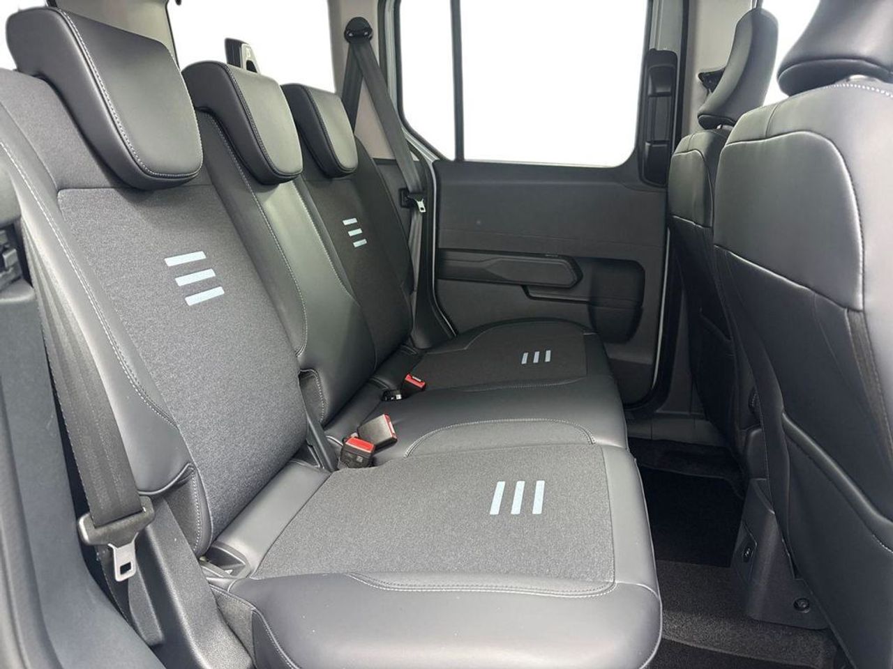 Ford Tourneo Courier 1.0 Ecoboost Active - foto 17