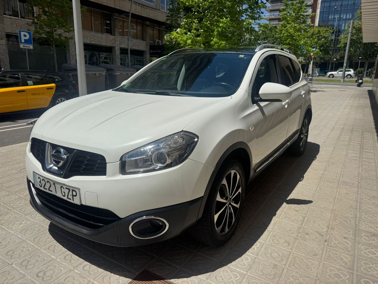 Foto nissan qashqai+2 2010 /