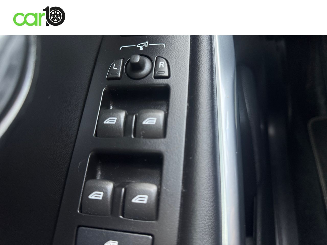 Volvo V40 2.0 D2 R-Design Momentum  - Foto 18