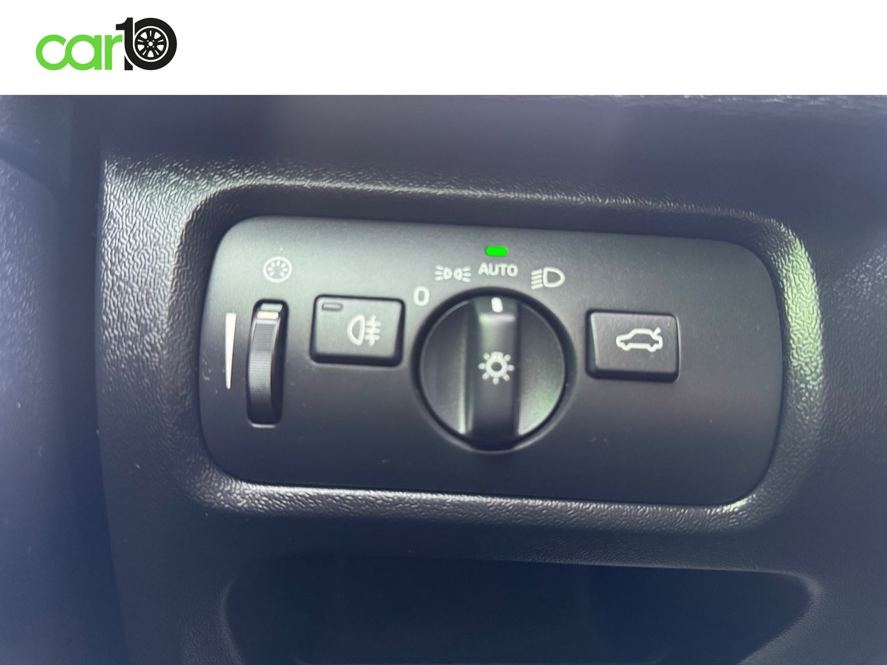 Volvo V40 2.0 D2 R-Design Momentum  - Foto 17