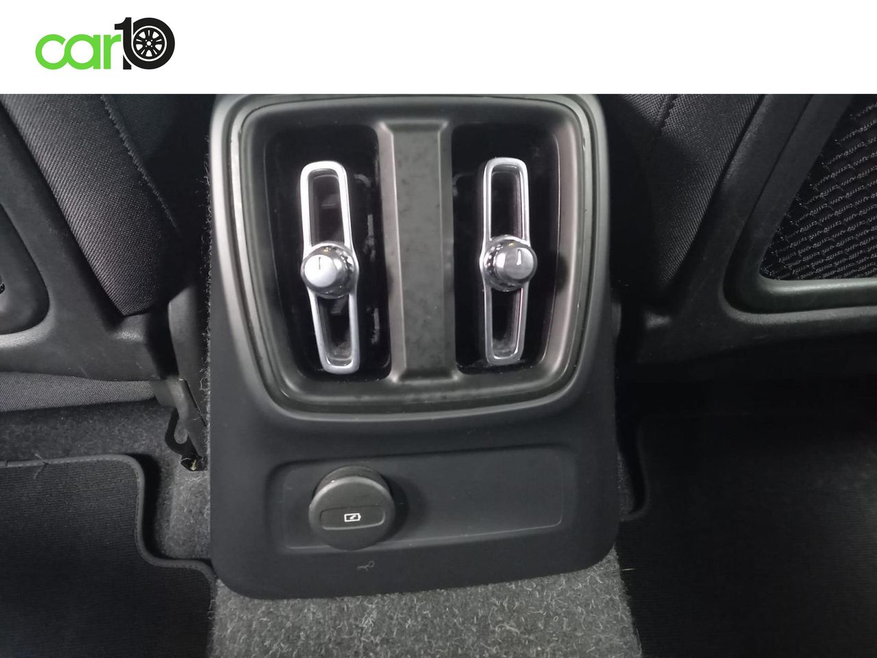 VOLVO XC40 T4 Recharge 129 + 82ch Business DCT 7  - Foto 33