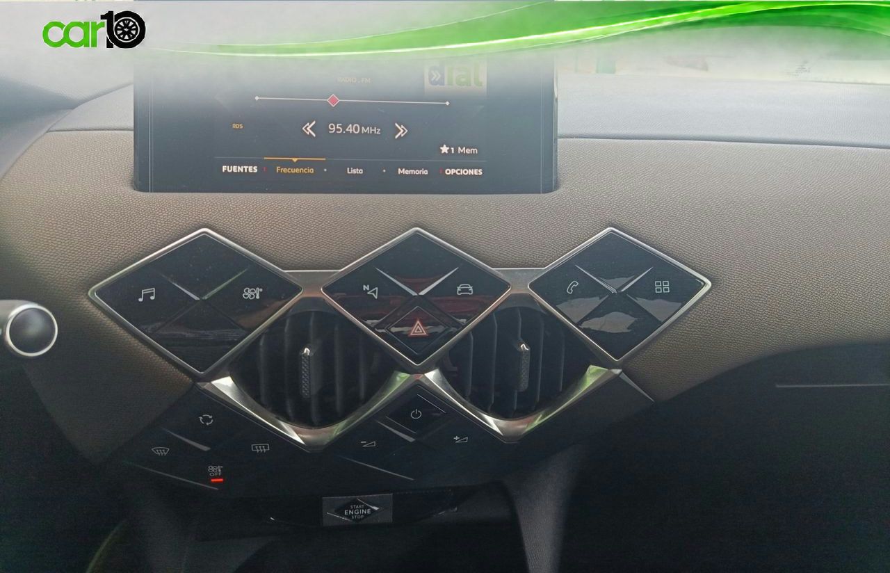 DS DS 3 Crossback BlueHDi 73 kW Manual CONNECTED CHIC  - Foto 16