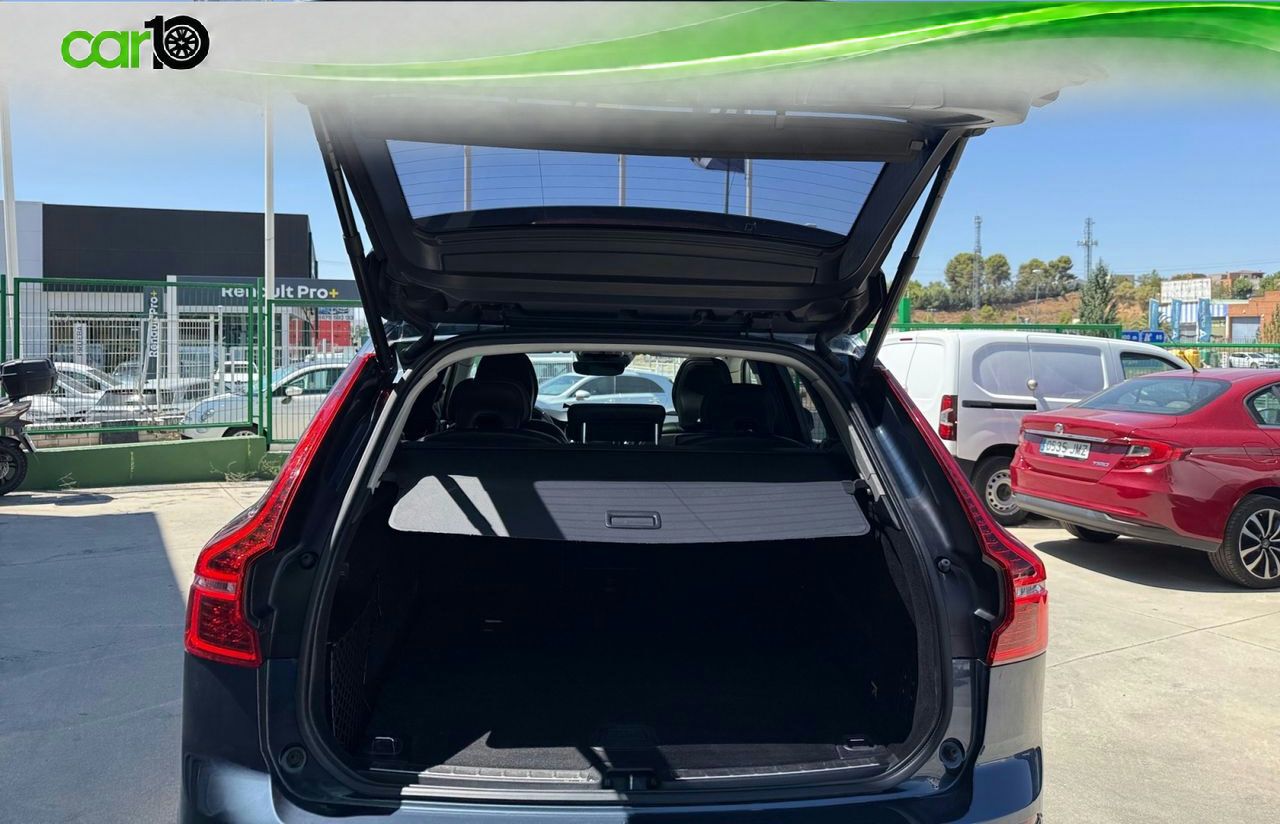 Volvo XC60 2.0 T8 AWD Momentum Auto  - Foto 15