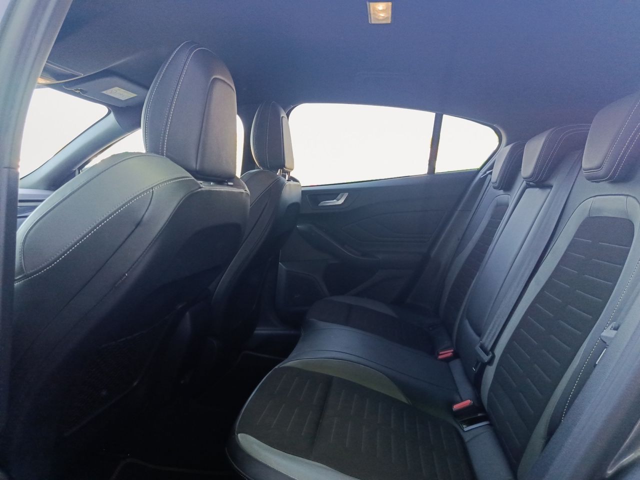 Ford Focus 2.3 Ecoboost 206kW ST 3  - Foto 10