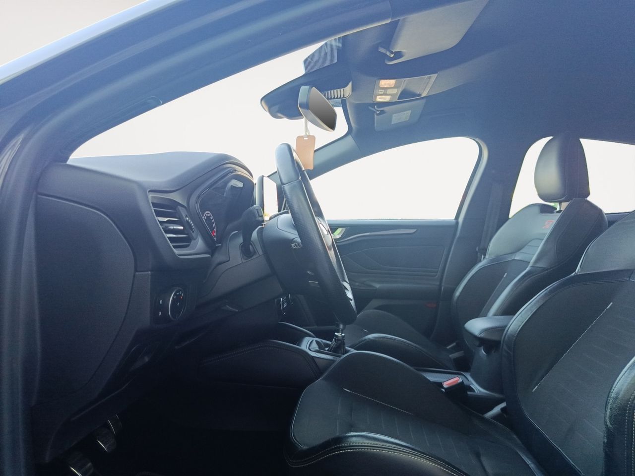 Ford Focus 2.3 Ecoboost 206kW ST 3  - Foto 8