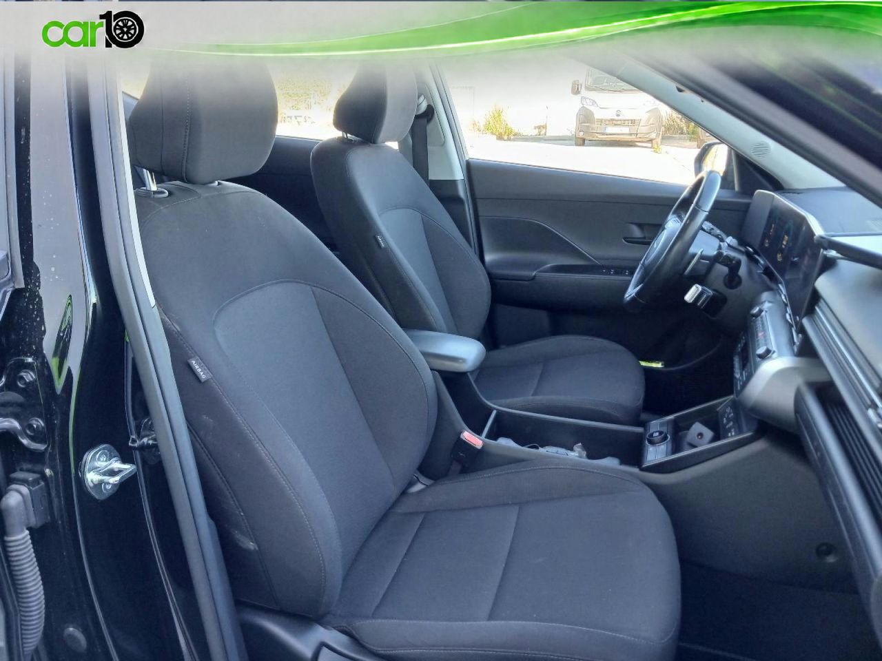 Hyundai Kona todoterreno 1.6 GDI HEV Maxx DCT  - Foto 7