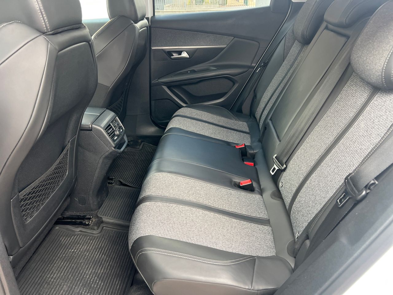 Peugeot 3008 1.6BLUEHDI 88KW (120CV) ALLURE S&S  - Foto 17