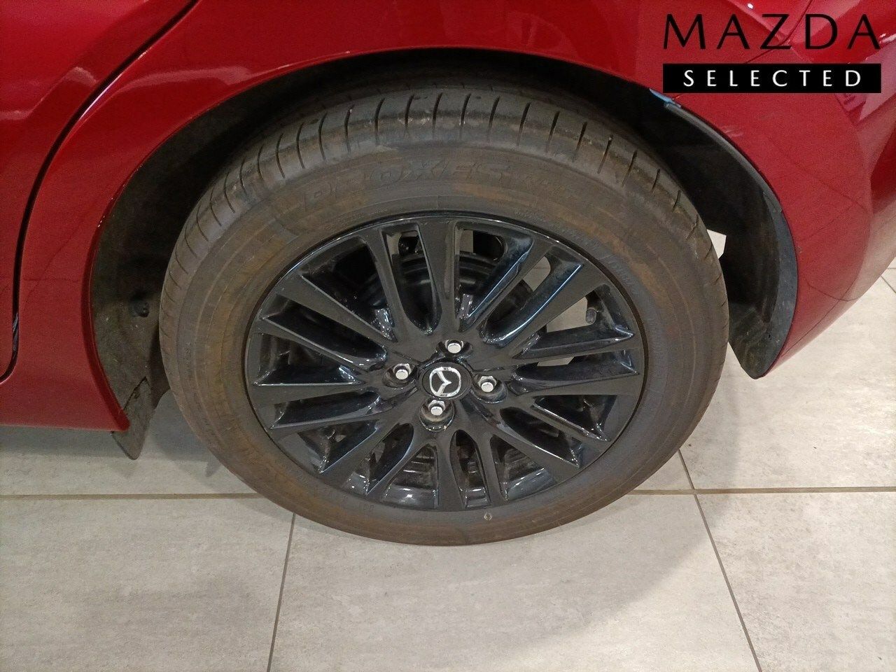 mazda 2 2024 / foto grande (3)
