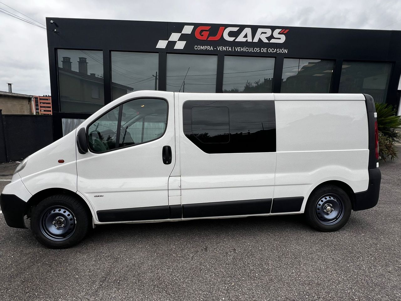 Neveras gas butano  de segunda mano - opel vivaro 2010 /