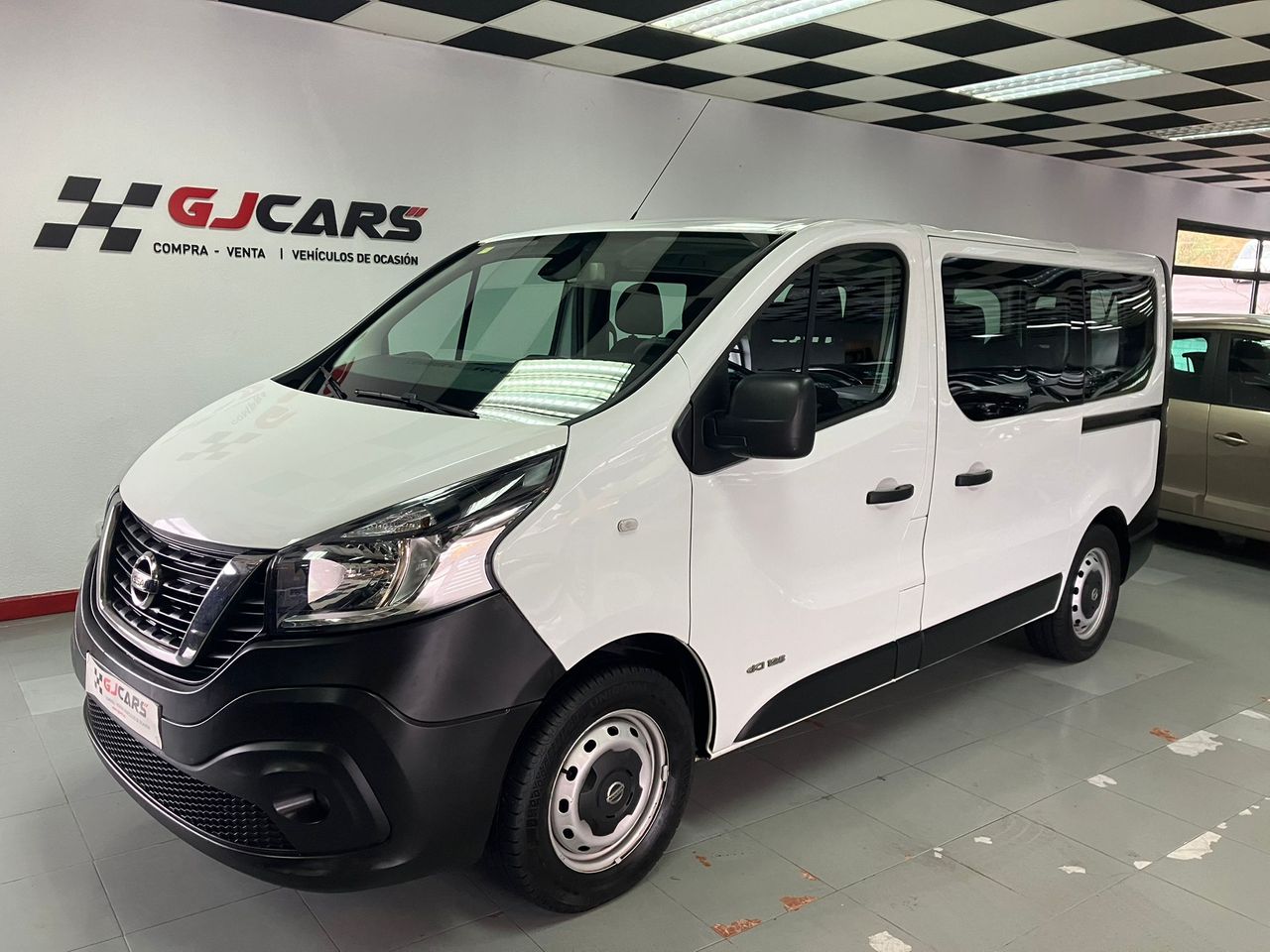 nissan nv300 2018 /