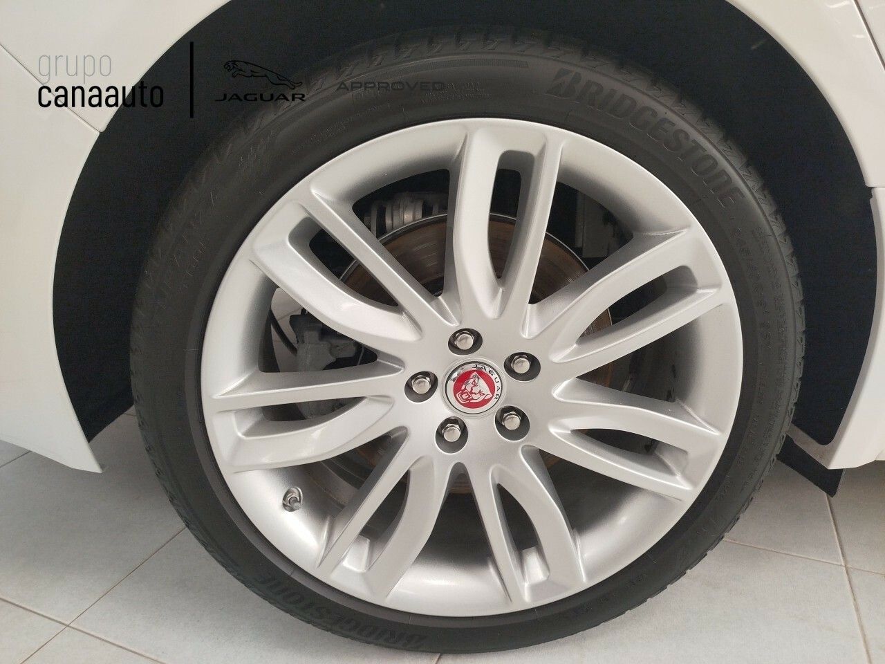 Jaguar XF 2.0D R-Sport Auto 4WD 132 kW (180 CV)  - Foto 2