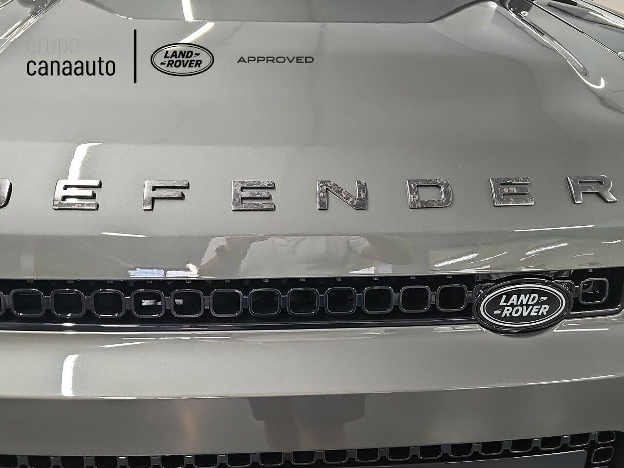 Land-Rover Defender 4.4 MHEV P635 V8 OCTA EDITION ONE AT 4WD 635 5P - Foto 2
