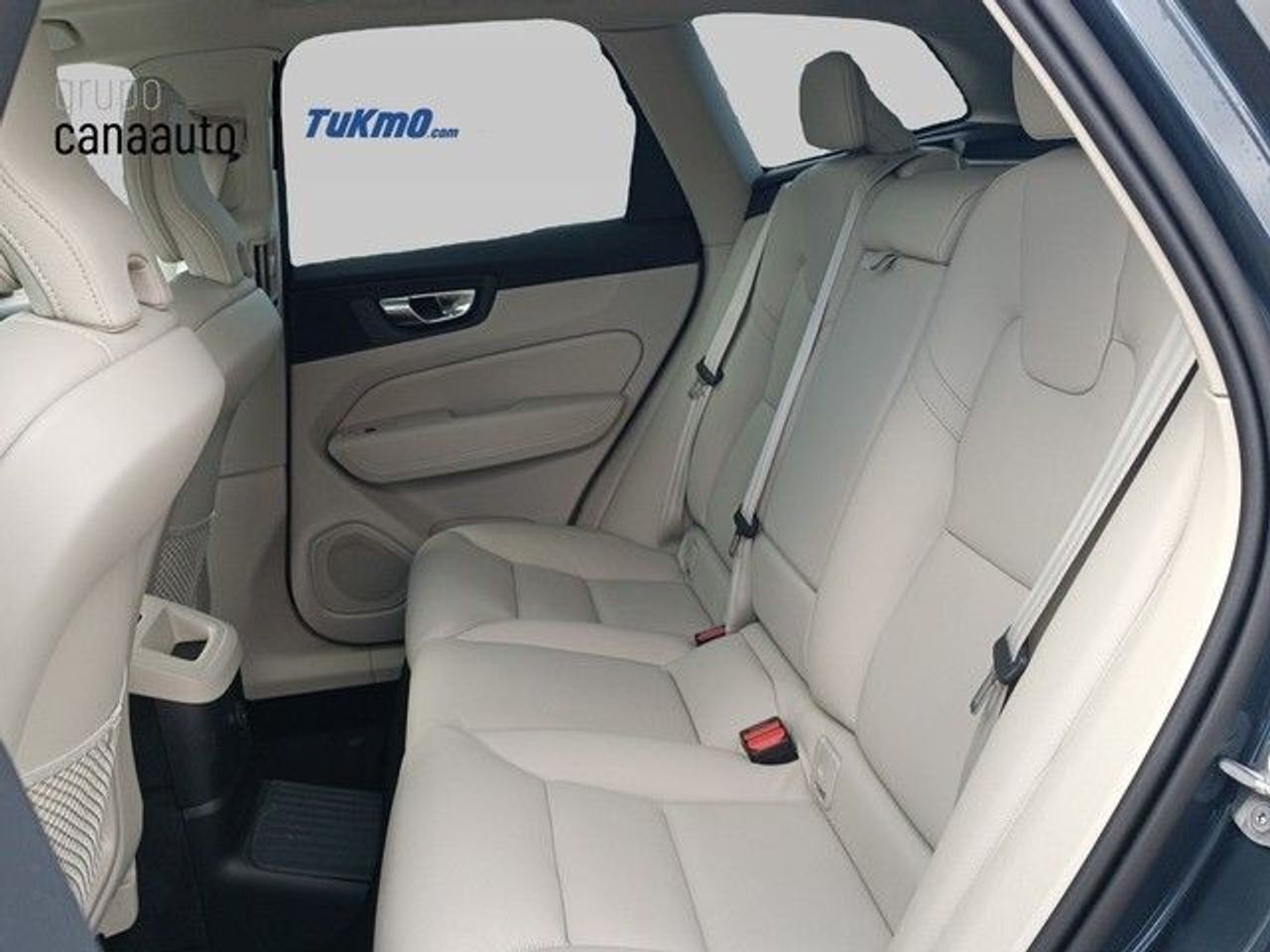 Volvo XC60 B5 G MHEV Essential AWD Auto 184 kW (250 CV) - Foto 2