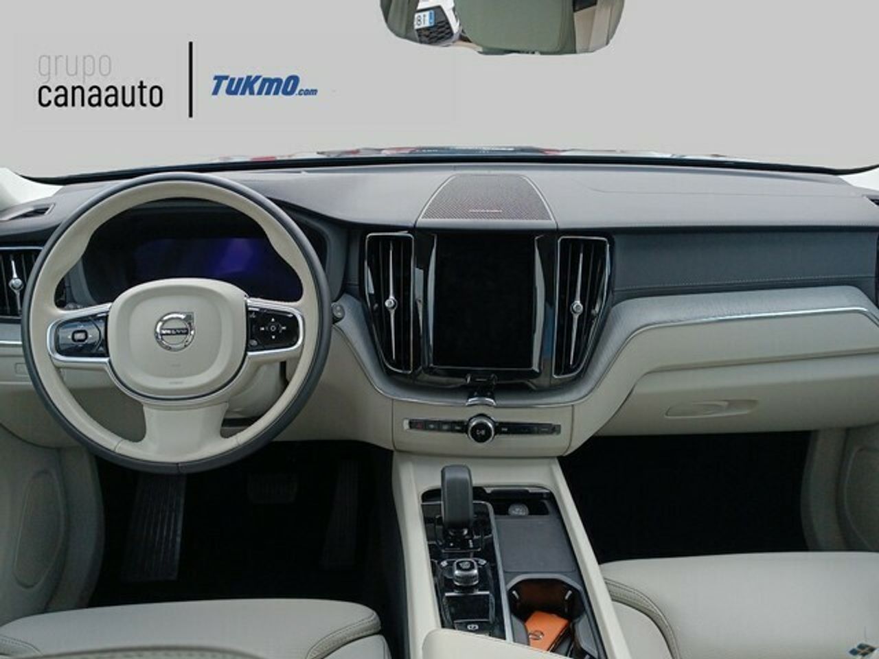 Volvo XC60 B5 G MHEV Essential AWD Auto 184 kW (250 CV) - Foto 2