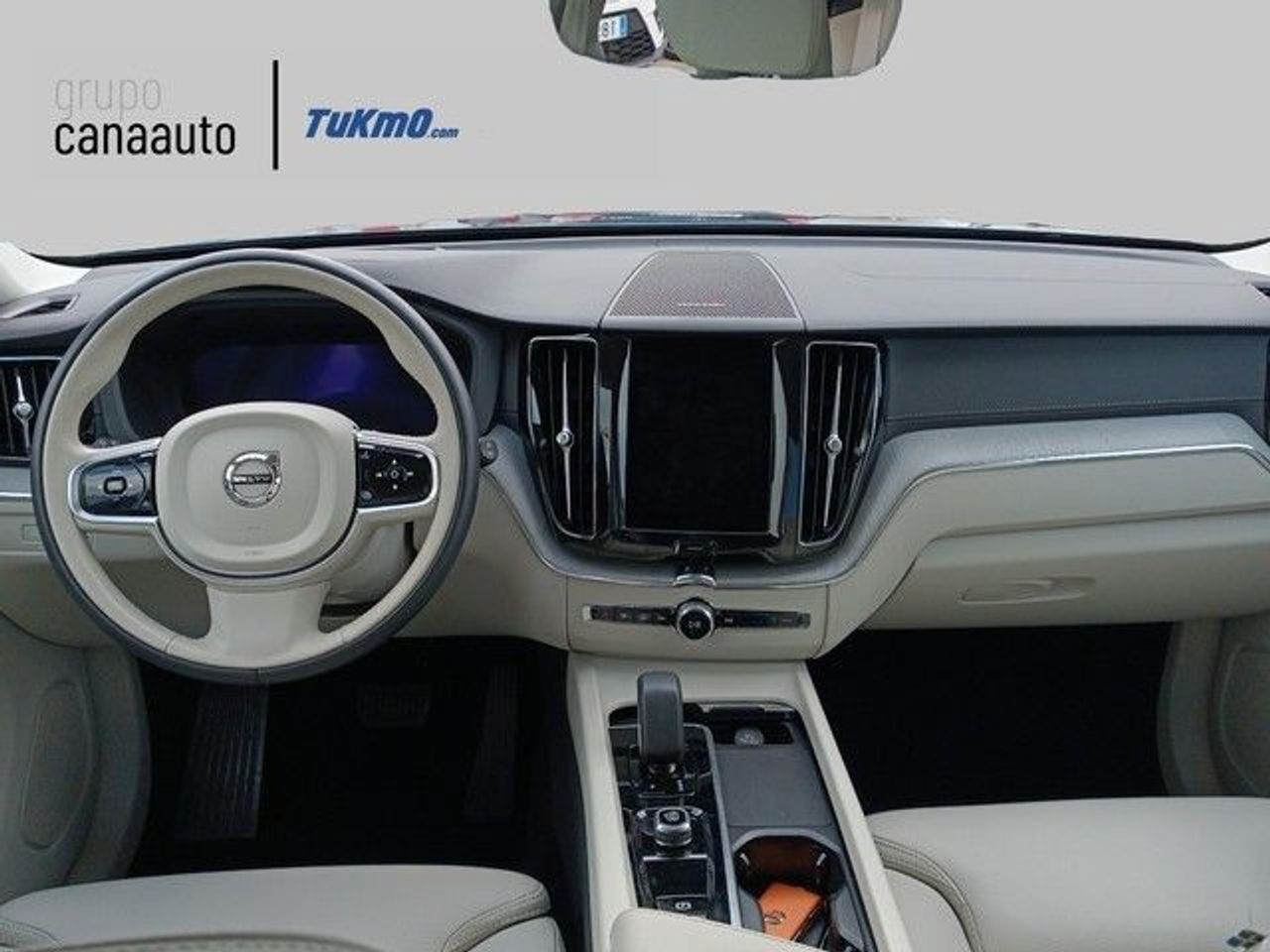 Volvo XC60 B5 G MHEV Essential AWD Auto 184 kW (250 CV) - Foto 2