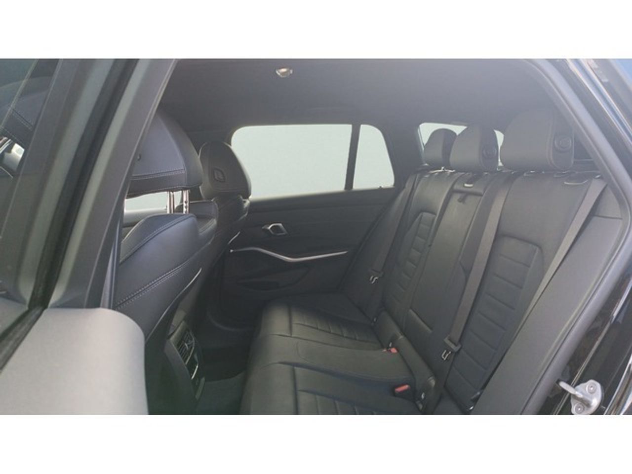 BMW Serie 3 330e xDrive Touring 215 kW (292 CV) - Foto 2