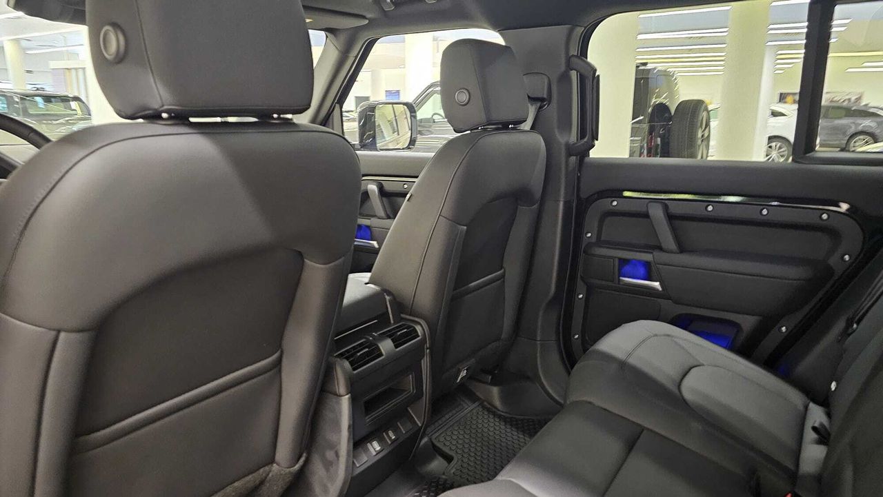 Land-Rover Defender PHEV X-Dynamic SE  - Foto 2