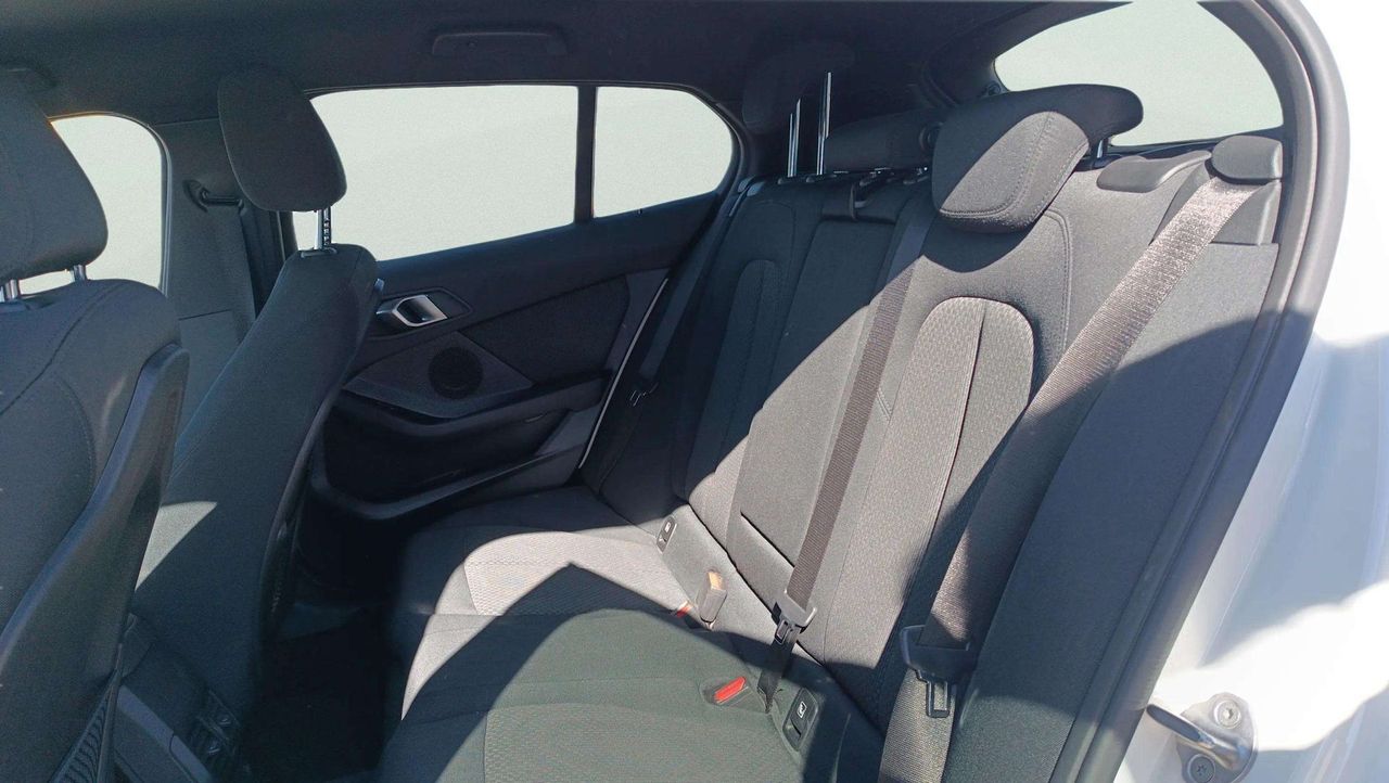 BMW Serie 1 116d 85 kW (116 CV) - Foto 2