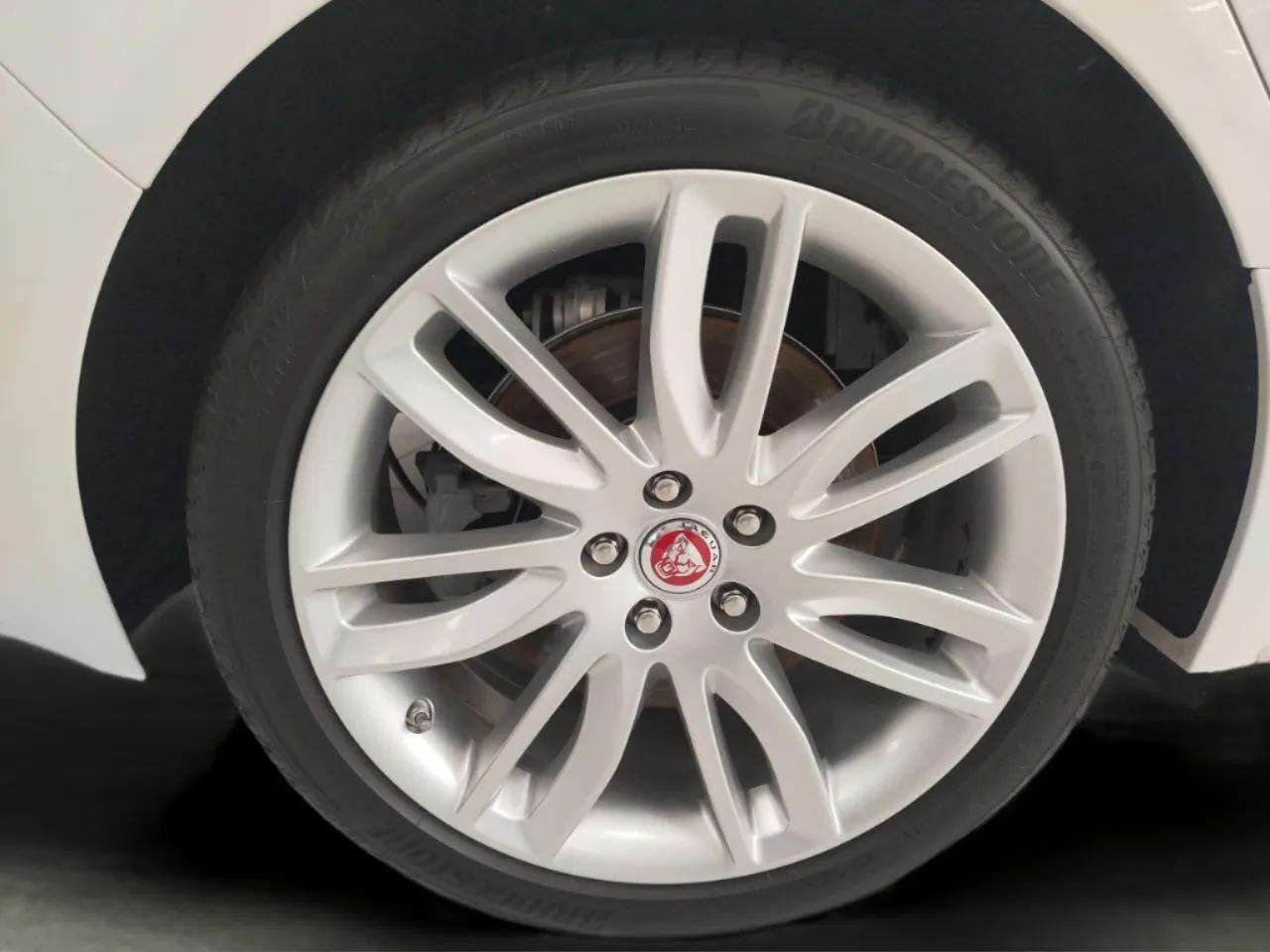 Jaguar XF 2.0D R-Sport Auto 4WD 132 kW (180 CV) - Foto 2