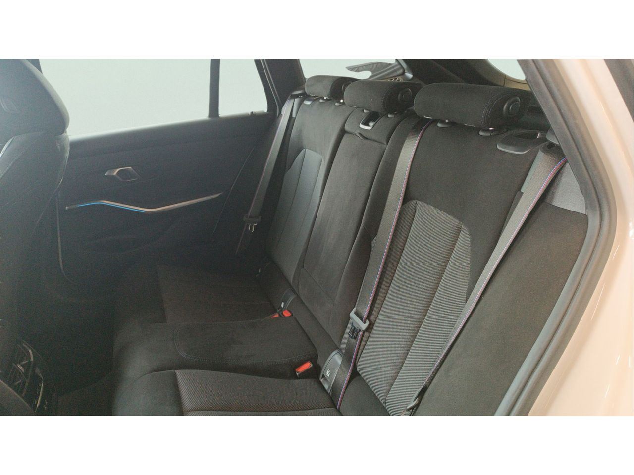 BMW Serie 3 330e xDrive Touring 215 kW (292 CV) - Foto 2