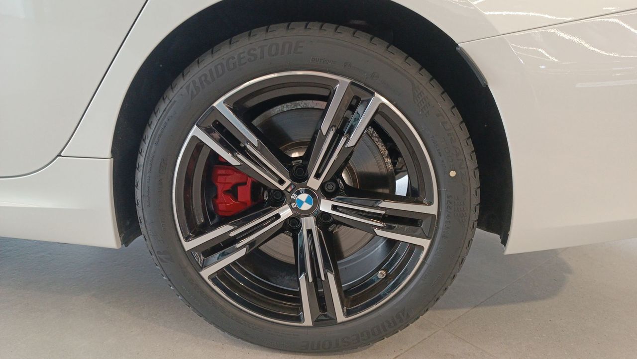 BMW Serie 3 330e xDrive Touring 215 kW (292 CV) - Foto 2