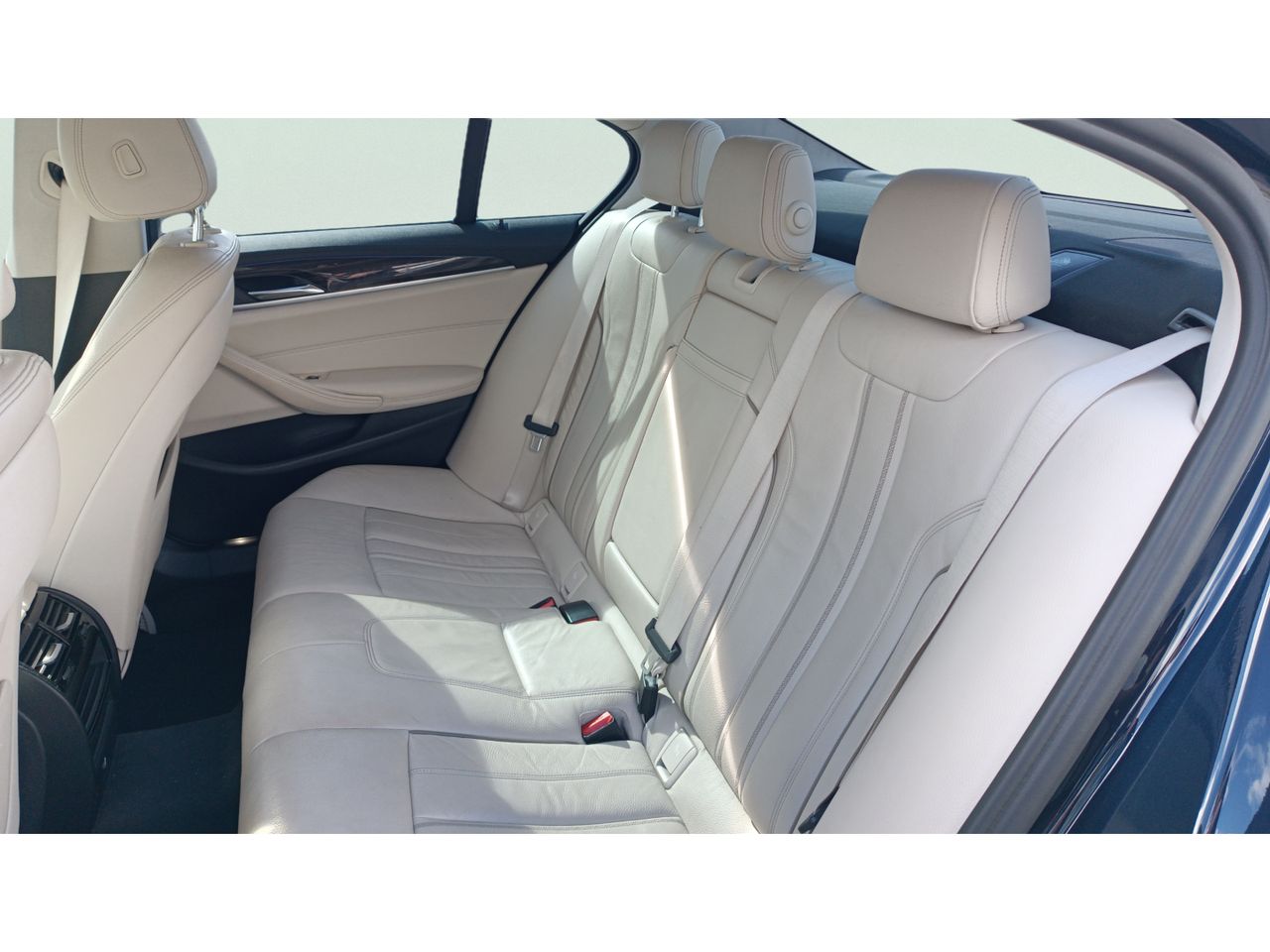 BMW Serie 5 520d Business 140 kW (190 CV) - Foto 2
