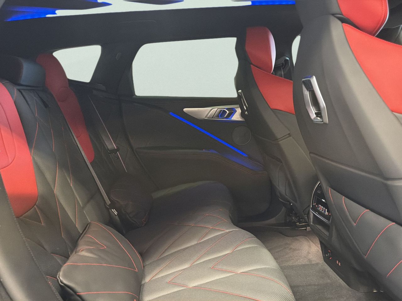 BMW XM Label Red 550 kW (748 CV) - Foto 2