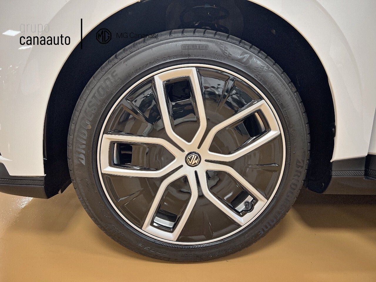 MG MG4 BEV 64KWH LUXURY 204 5P - Foto 2