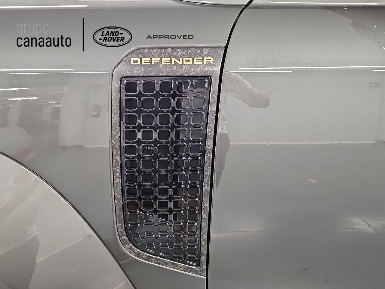 Land-Rover Defender 3.0 D250 MHEV X-DYNAMIC SE 110 AUTO 4 249 5P - Foto 2