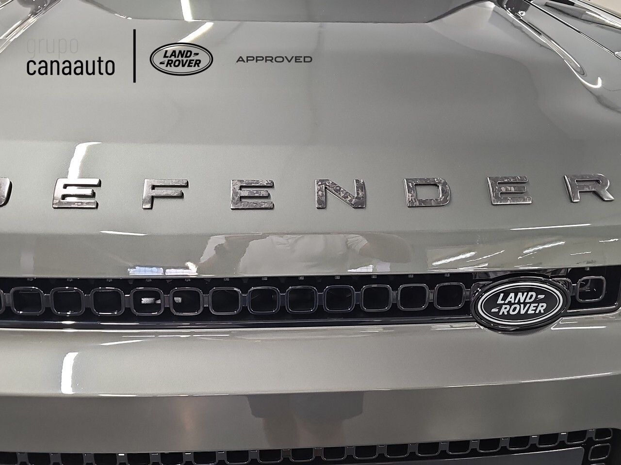 Land-Rover Defender 3.0 D250 MHEV X-DYNAMIC SE 110 AUTO 4 249 5P - Foto 2