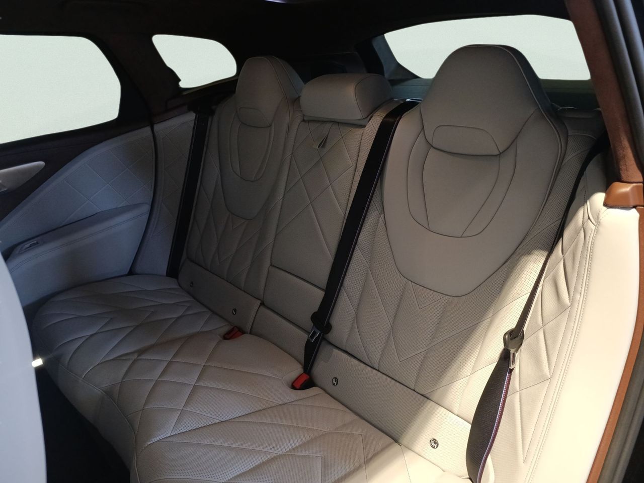 BMW XM 50e 350 kW (476 CV) - Foto 2