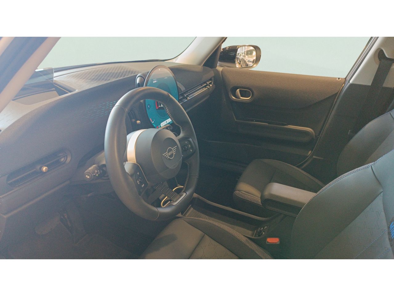 MINI Cooper C 115 kW (156 CV) - Foto 2