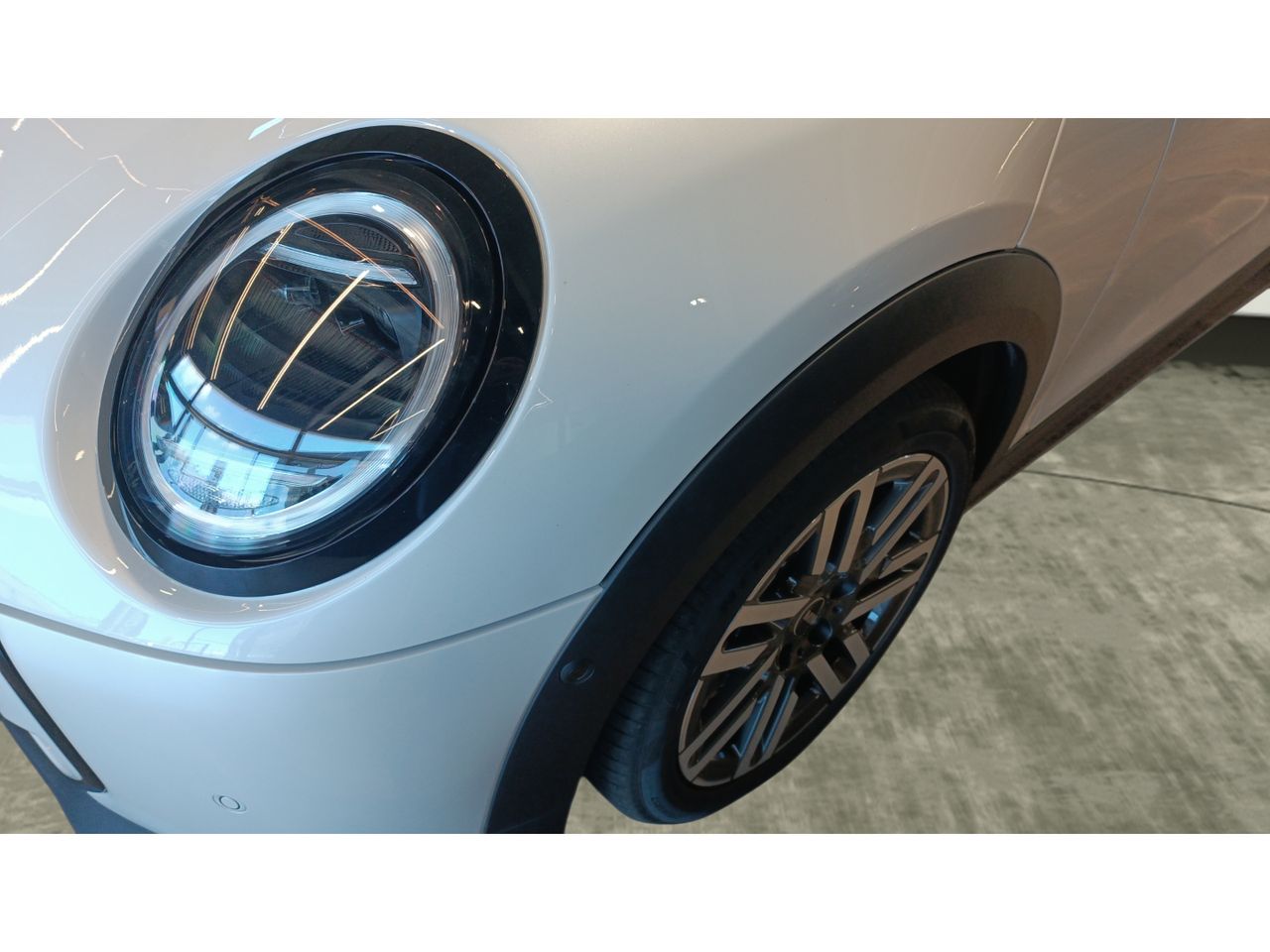MINI Cooper C 115 kW (156 CV) - Foto 2
