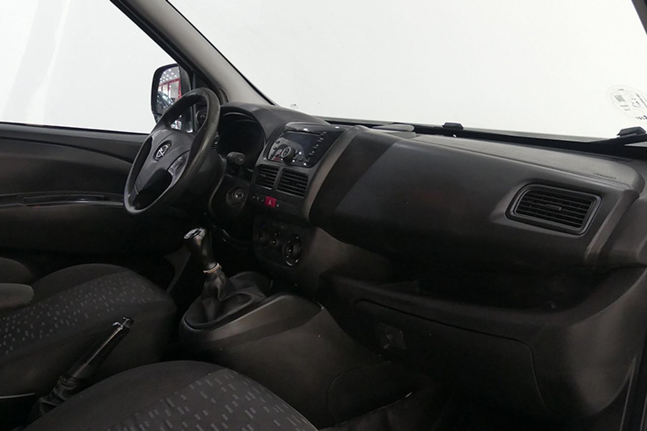 Imagen extra de Opel Combo Tour Expression 1.3 CDTI L1 H1
