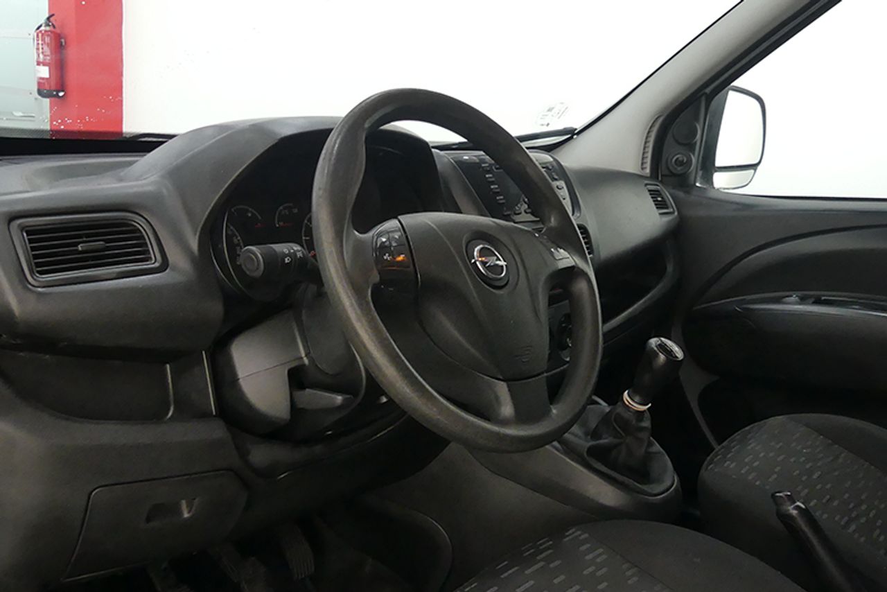 Imagen extra de Opel Combo Tour Expression 1.3 CDTI L1 H1