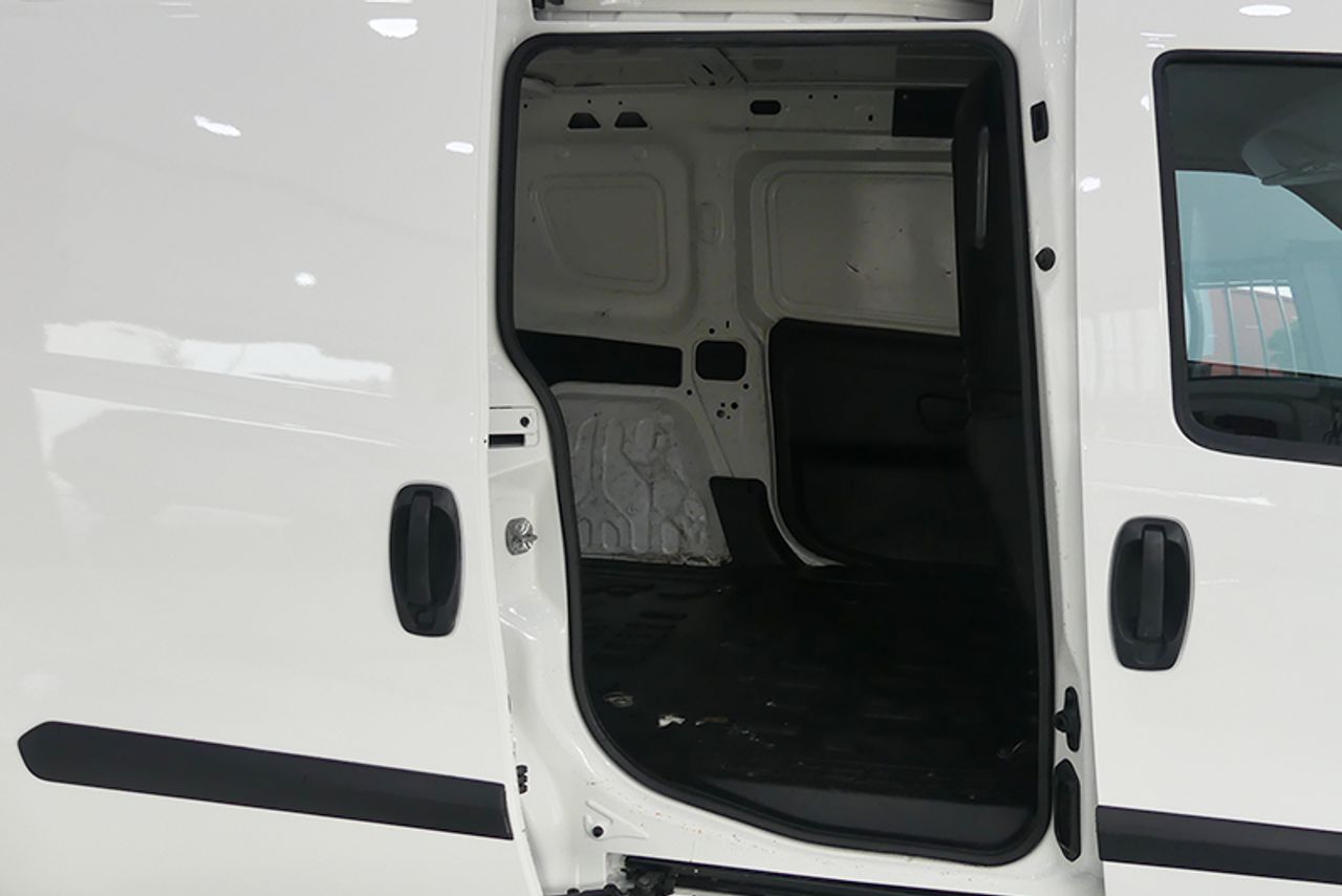 Imagen extra de Opel Combo Tour Expression 1.3 CDTI L1 H1